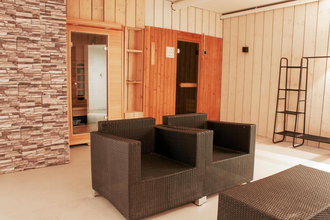 Tzummarum Luxus Familienvilla Mit Jacuzzi & Sauna 2 מראה חיצוני תמונה